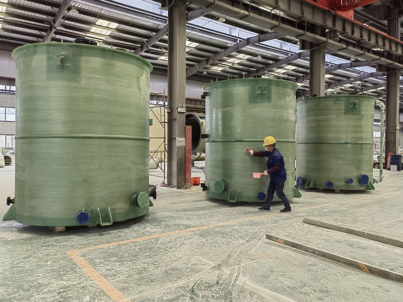 Vertikal förvaringstank i glasfiber